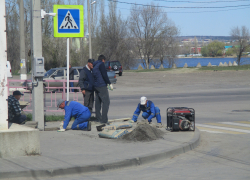 В Камышине принялись оперативно ремонтировать тротуар, ставший "героем" горячей линии ОНФ