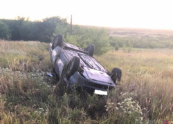 Уставшие и опьяневшие водители "разбросали" свои автомобили по кюветам "вверх ногами"