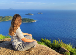 Камышанам, прилетающим с новогодних каникул из-за рубежа, напомнили, куда идти сдавать анализы
