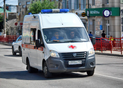 В Камышине попали в больницу водитель и пассажиры из перевернувшейся за городом иномарки, изранен и подросток
