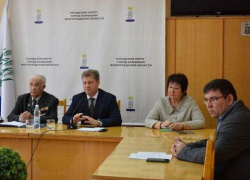 В Камышине совет ветеранов собрался при Станиславе Зинченко и сделал вид, что просьб родственников погибших на Донбассе об аллее на кладбище не слышит