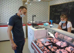 В Камышине на рынке у остановки "Молодежная" ожил мясной павильон