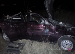 Ночью легковушка врезалась в фуру, молодой водитель скончался на месте