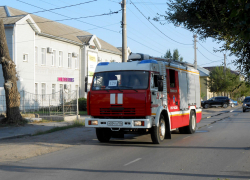 В Камышине на улицу Текстильную "пожарки" приехали тушить вспыхнувший мусор