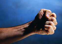 Камышанка рассказала в соцсетях, насколько ее шокировало подлое избиение молодого парня