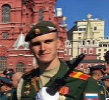 В четвертый раз пройдет в парадном расчете по Красной площади 9 Мая камышанин, курсант Военного университета Александр Щеглов