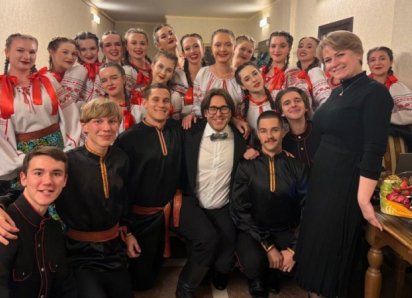 Газета Камышинского района опубликовала фото звезды из села Семеновка в компании с большой звездой российского телевидения - Андреем Малаховым