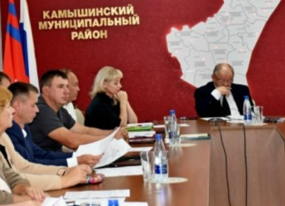 У главы Камышинского района Алексея Самсонова появился новый заместитель - экс-глава города Петров Вал Елена Береговая