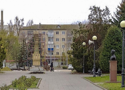 В Камышине не управились с соблюдением срока сдачи стелы «Рубеж Сталинградской доблести» на площади Павших борцов 