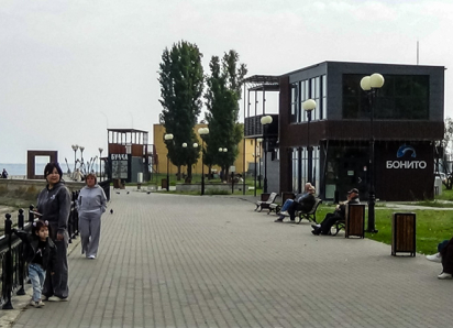 Не успели камышинские предприниматели построить кафе на набережной, как стали их продавать