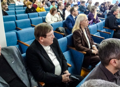 На отчете главы Станислава Зинченко камышанин Анатолий Ярмолович задал градоначальнику постоянно обсуждаемый в городе вопрос, но...