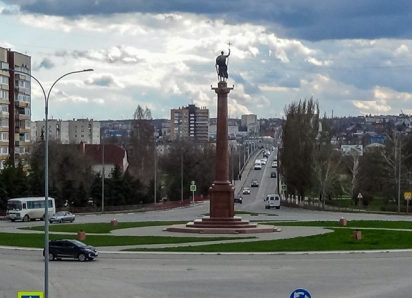 На «эпичном» заседании Камышинской гордумы по всем вопросам все, как один, депутаты голосовали «за», но случился и  воздержавшийся