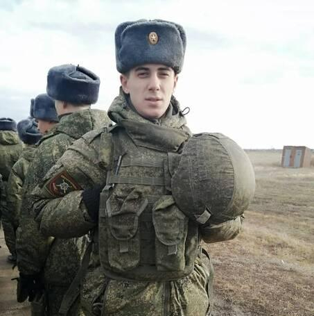 В Урюпинске проводят в последний путь 19-летнего рядового Сергея Кочетова, защищавшего Донбасс