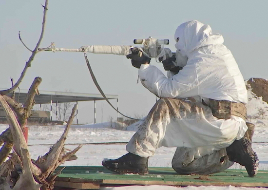 Снайперы на полигоне Прудбой в Волгоградской области отработали уничтожение целей нестандартными способами