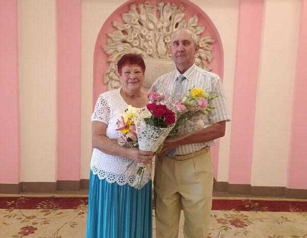 В Камышине моложавая пара супругов Прокофьевых торжественно отметила «золотую свадьбу»