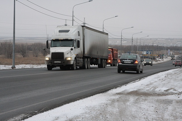Работа дорожных служб обеспечила беспрепятственный проезд транспорта на трассах Волгоградской области