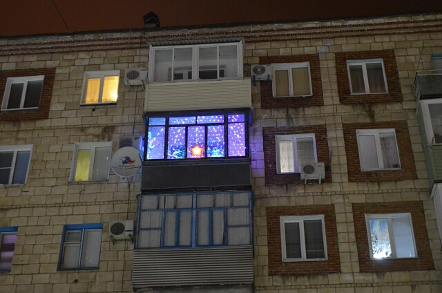 Камышане предложили властям города провести конкурс на самый нарядный новогодний балкон
