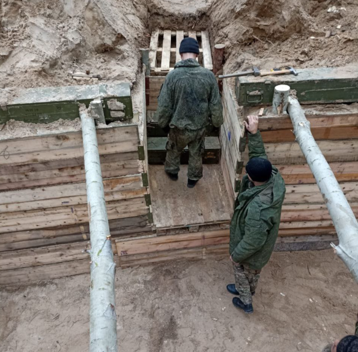 Военнослужащие 33-го мотострелкового полка из Камышина показали, как после переброски из Херсона построили себе «домик» с печкой (ВИДЕО)
