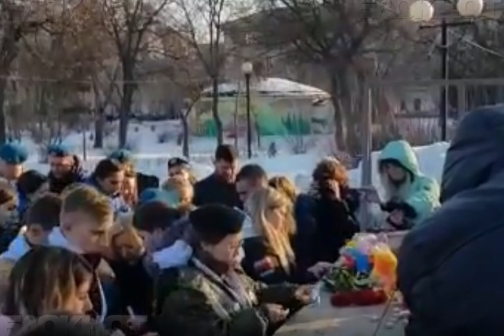 Камышане спрашивают, где в нашем городе можно зажечь свечи и положить цветы в память о погибших в Кемерово