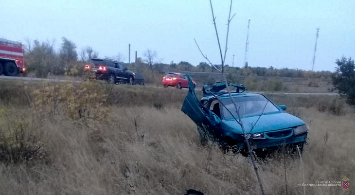 Молодые водитель и пассажир погибли после страшного пике «ВАЗа» на дороге между Жирновском и Камышином
