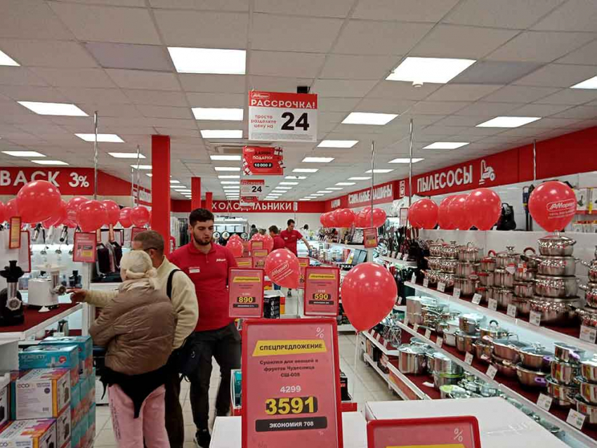 В Камышине на улице Ленина главным событием субботы 24 сентября стало открытие нового магазина компании «АстМаркет"