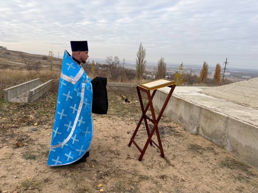 Волгоградцы вышли молиться за город и защищать его иконой от атак БПЛА