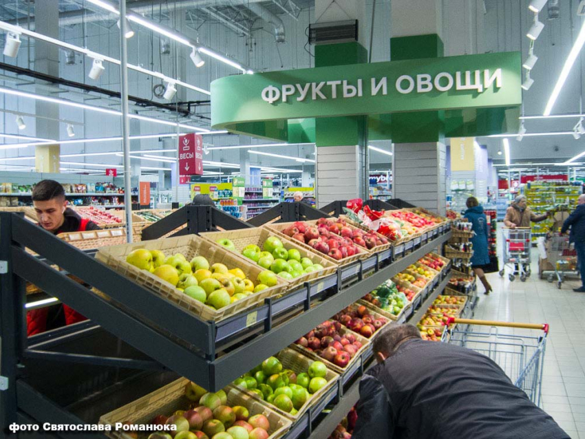 В Камышине стремительно взлетели в цене тепличные волгоградские помидоры