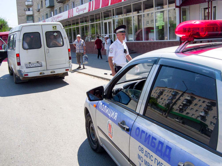 На 10 тысяч рублей прибавили зарплату полицейским в Волгоградской области - правда, не всем