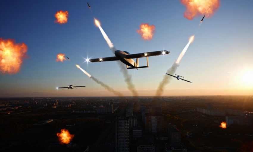 Глава области, граница которой проходит в Камышинском районе, проинформировал об ударе по региону - есть разрушения.