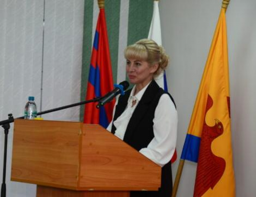 Первые лица Камышина дружно отправились поздравлять с избранием главу Камышинского района Елену Береговую