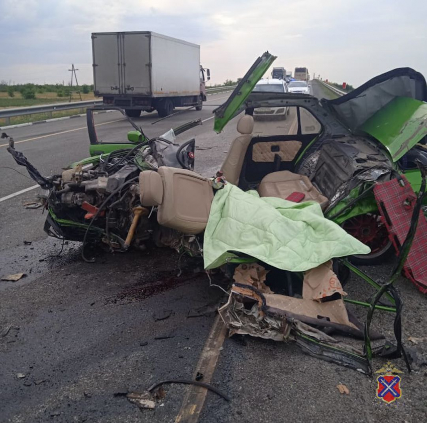 Смертельная авария в Волгоградской области сегодня, 8 июля: южные участки трасс региона становятся жутким «полигоном» для ДТП (ВИДЕО)