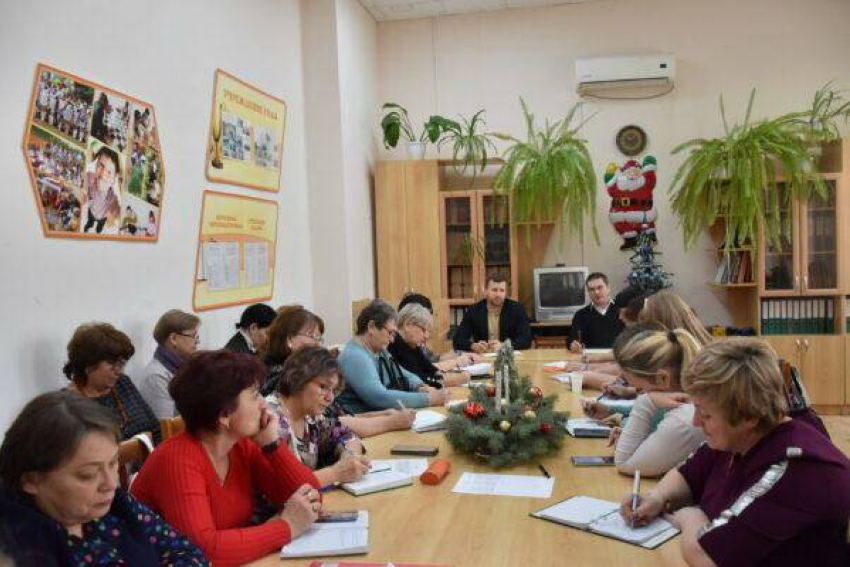 В сельских школах в Камышинском районе решили праздновать Новый год, но без особых гуляний