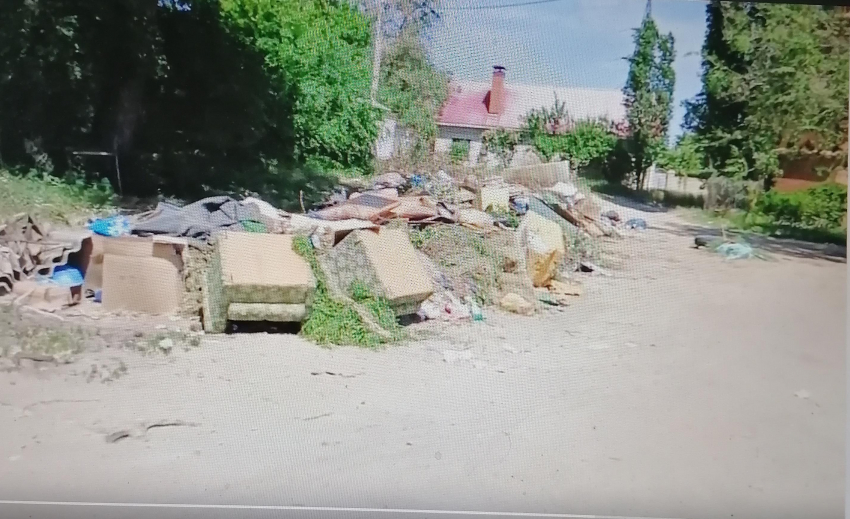 Пользователи сняли на камеру мусорные «Гималаи» в Камышине (ВИДЕО)
