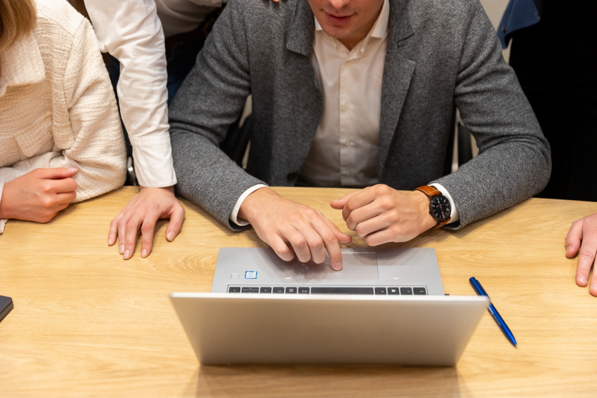 Почему компании перестают охотиться за кадрами и начинают их выращивать