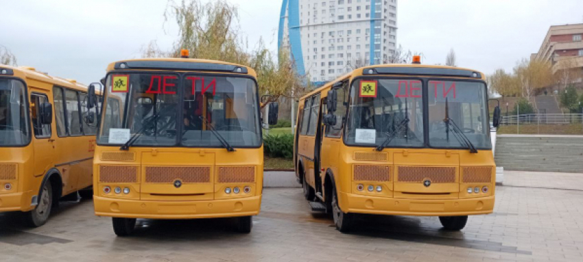 Новый школьный автобус «достался» Усть-Грязнухинской школе в дальнем селе Камышинского района