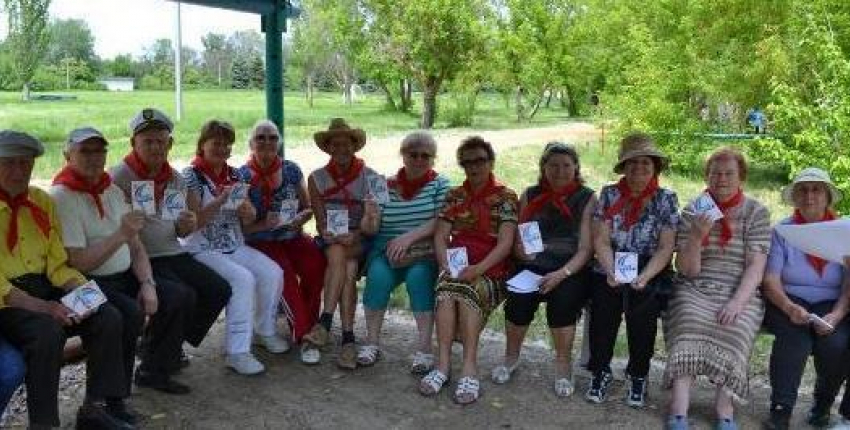 В Камышине представители «Единой России» пошли «врукопашную» на представителей КПРФ, устроив потасовку в детском лагере «Солнечный"