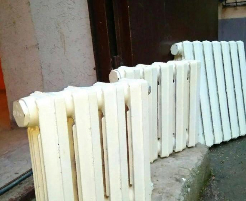 Оперативники задержали вора, который отпилил в чужом доме батареи отопления