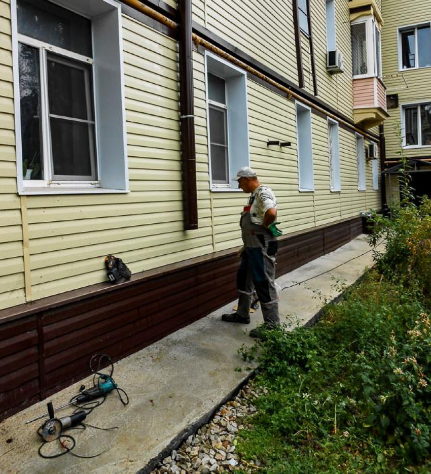 В структуре губернатора камышанам напомнили, куда обращаться с жалобами по теме ЖКХ
