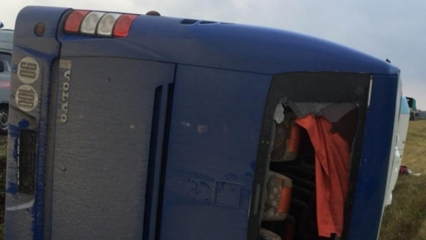 В перевернувшемся под Красноармейском автобусе, выполнявшем рейс из ФРГ в Камышин, пострадали дети