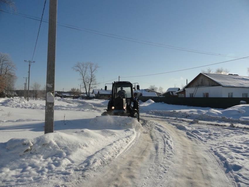В Камышинском районе дороги к селам прочищены, «скорая» может проехать везде