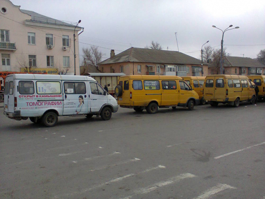 В Камышине обвиняемый купил новые брюки своей жертве, и суд закончился миром