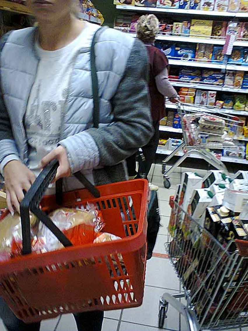 Жители Волгоградской области не поверили официальной статистике роста цен - продукты подорожали серьезнее