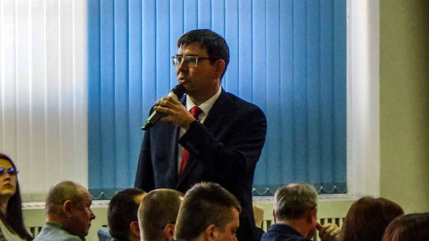 По какому случаю участники отчета Зинченко аплодировали председателю городского комитета ЖКХ Колескину (ВИДЕО)