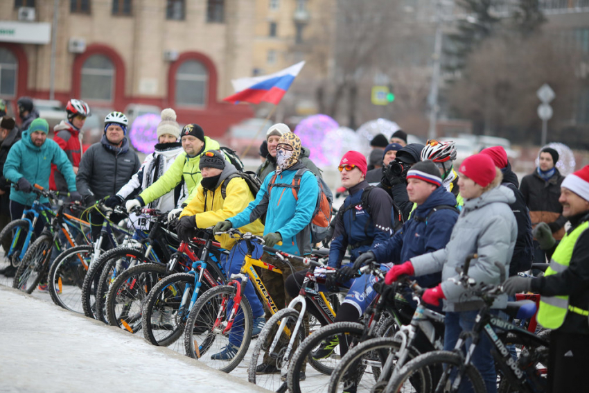 Камышане ударили зимним велопробегом по дорогам Волгограда