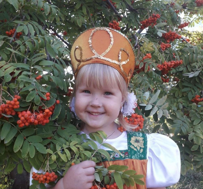 В конкурсе «Детки-конфетки» победительницей стала Алена - русская красавица
