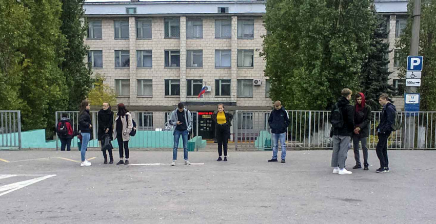 В Камышине из-за угрозы минирования эвакуировали политехнический колледж