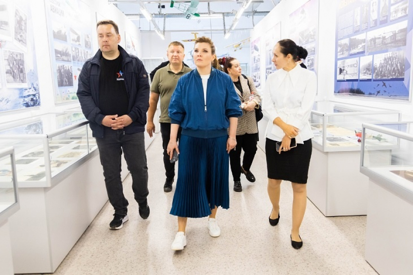 Телеведущая «60 минут» Ольга Скабеева сняла сюжет про военно-спортивный лагерь на своей родине