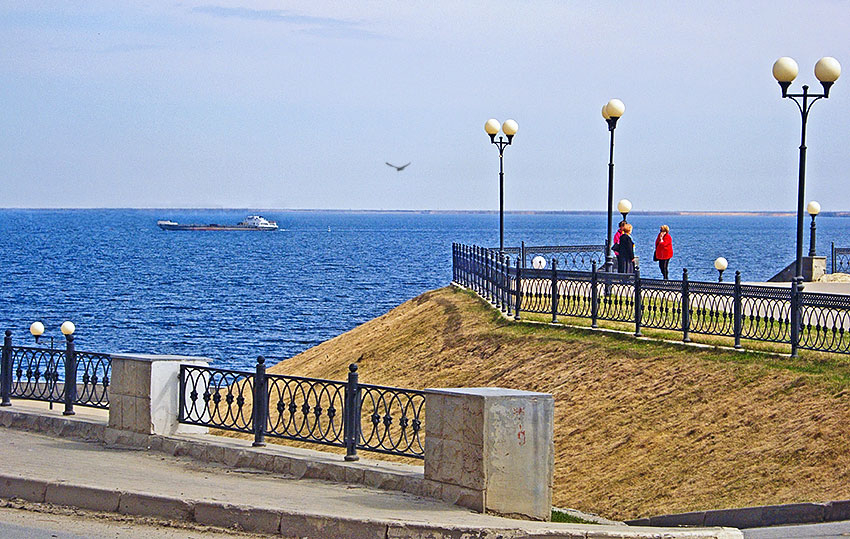 В Камышине начинает работу паром между берегами Волги