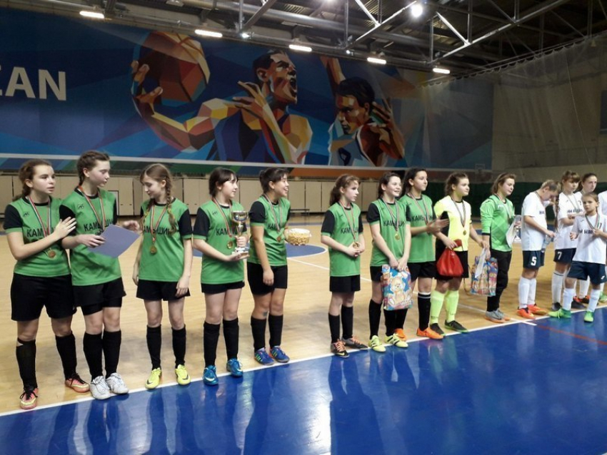 Футболистки из Камышина стали победителями Новогоднего турнира в Казани