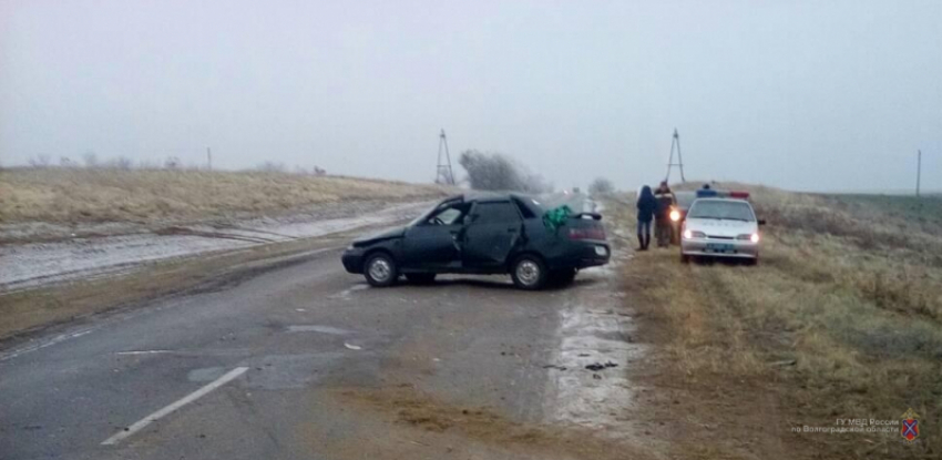 27-летний водитель не удержал автомобиль на дороге Камышин - Фролово и попал в больницу